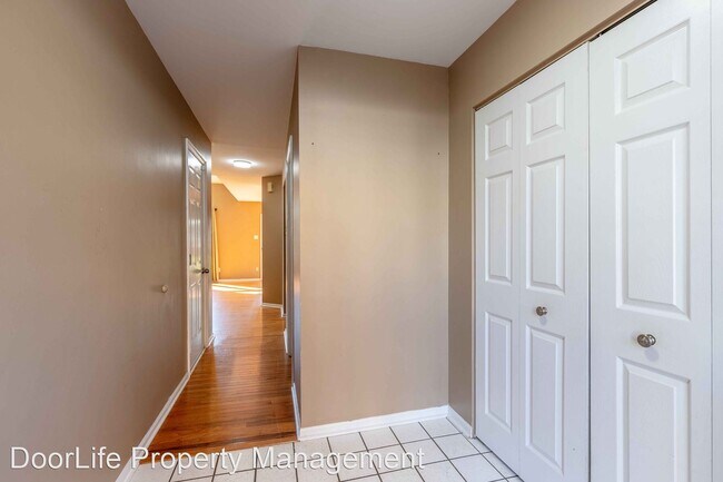 Building Photo - 3 br, 2.5 bath House - 113 S. Orchard Avenue