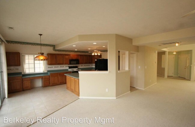 Building Photo - 122 Waters Edge Dr