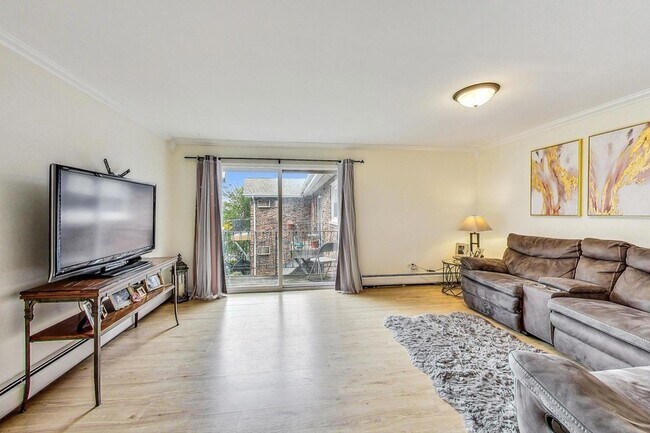 Foto del edificio - 4545 Prescott Ave