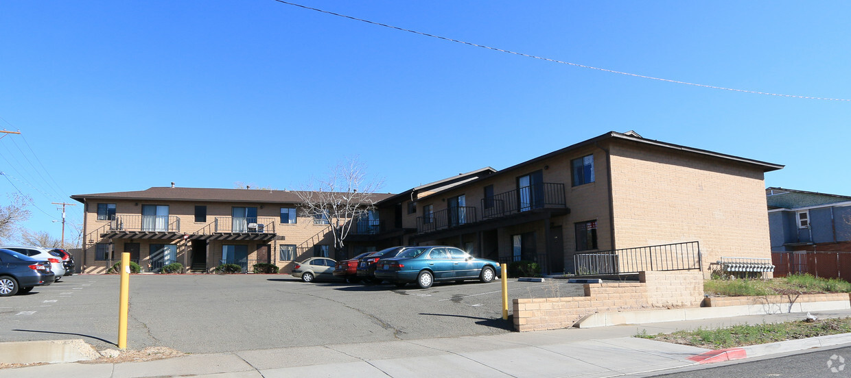 Building Photo - Aurora Reno