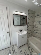 Building Photo - 139 Poplar St