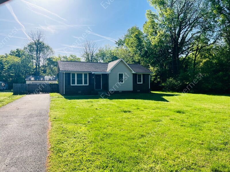 Primary Photo - 305 Shirley Rd