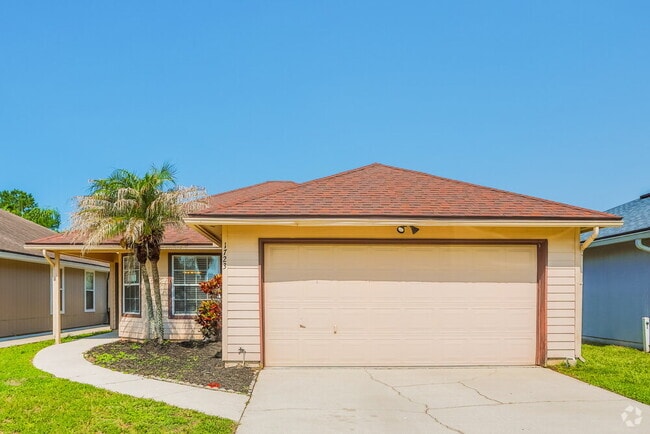 Building Photo - 1723 Ashwood Cir