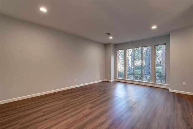 Foto del edificio - 13168 Trail Hollow Dr