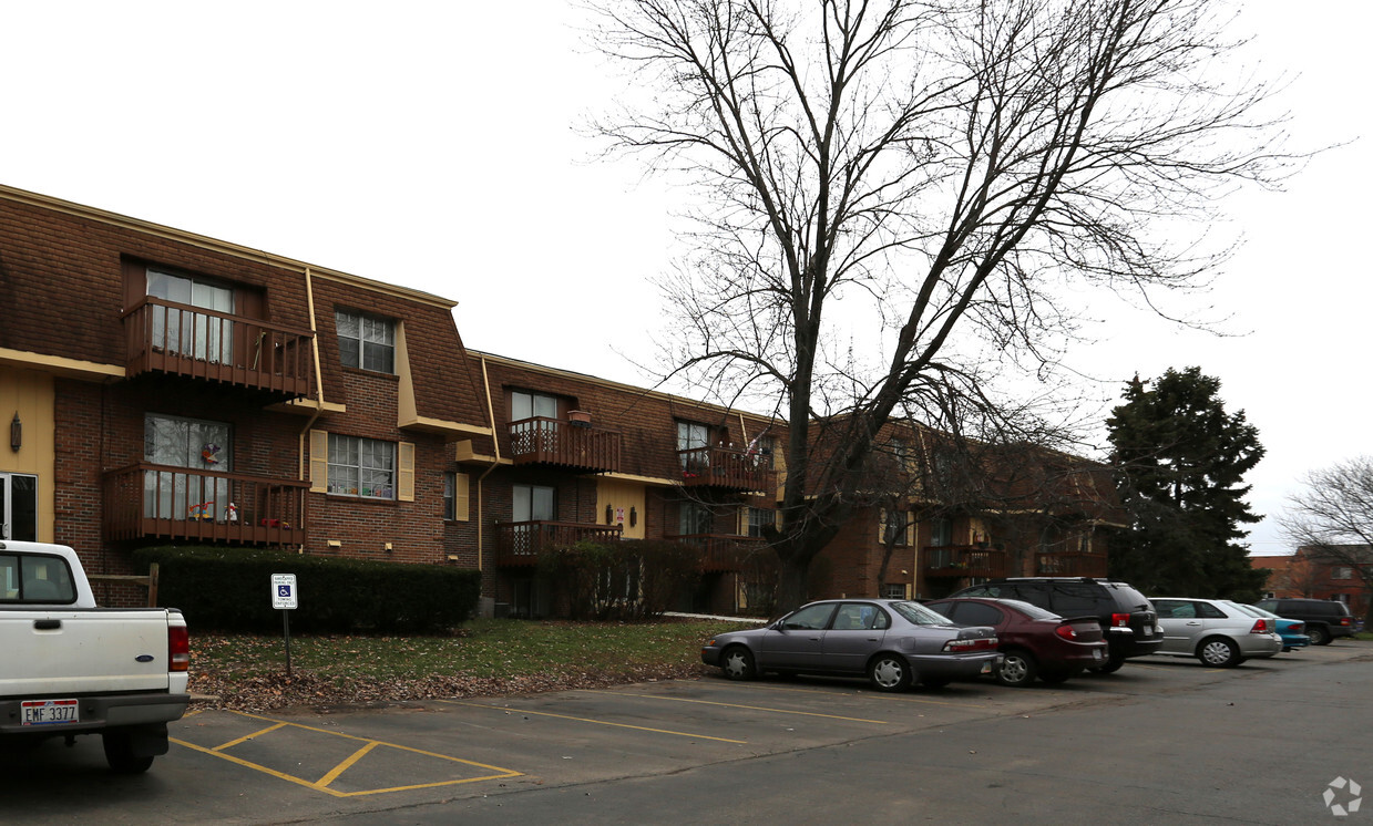 The Apartments at 1147 NW Washington Blvd - Washington Square