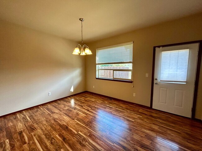 Building Photo - 5244 Arrow Ct