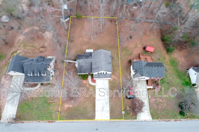 Building Photo - 70 Burdell Dr