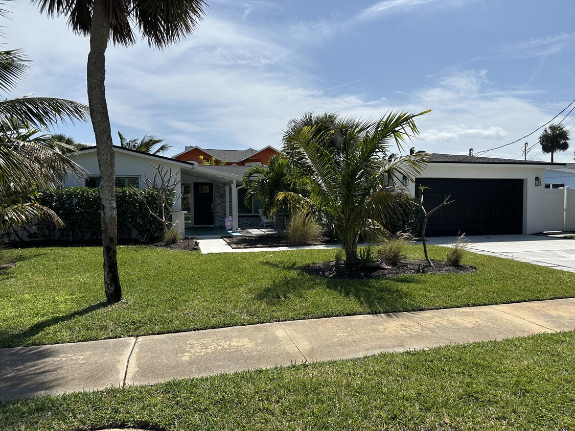 Primary Photo - 408 Penguin Dr