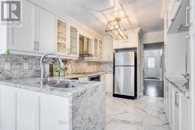 Building Photo - 9 Ingleborough Ct