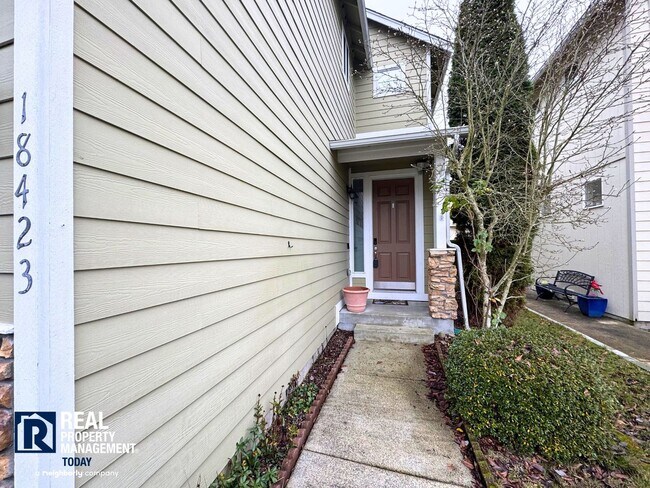 Building Photo - Great 3 Bedroom In South Hill!