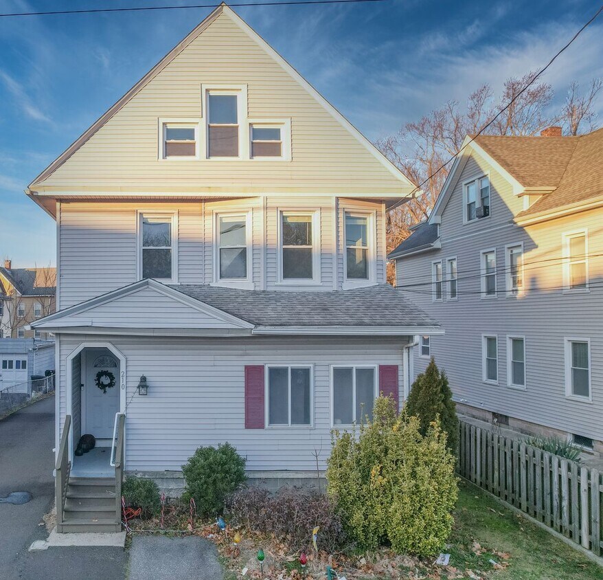 Primary Photo - 210 Washington Avenue