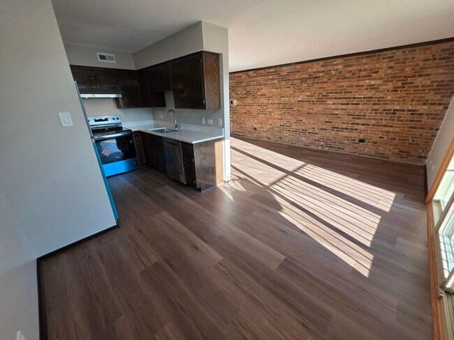 Building Photo - 9120 Orland Ct