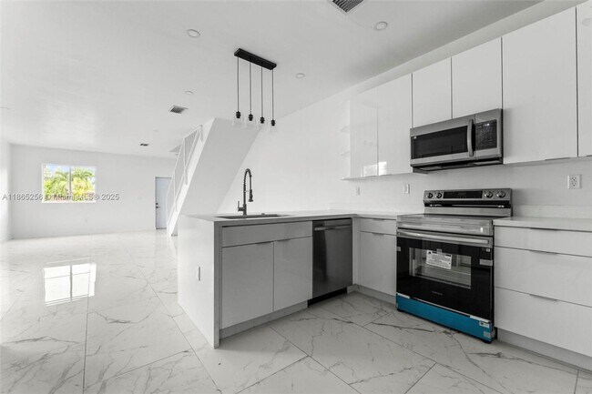 Foto del edificio - 2143 NW Fourth Street 2, Pompano Beach, FL 33069