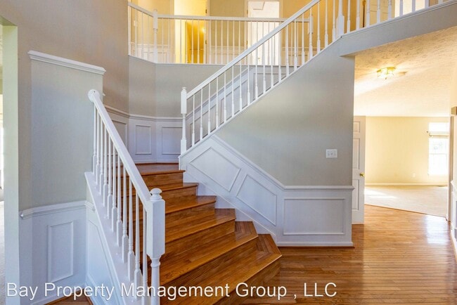 Building Photo - 4 br, 3.5 bath House - 305 Woltham Ct