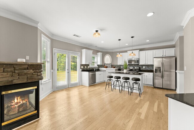 Building Photo - 1355 Little Hampton Dr
