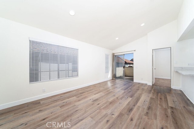 Foto del edificio - 26156 La Real