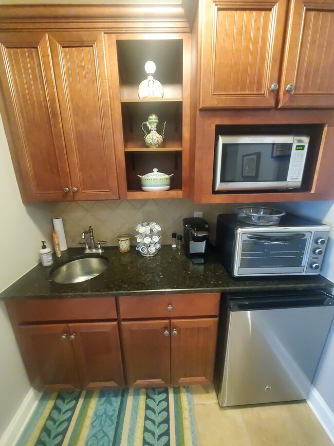 Building Photo - 305 Starling Ln
