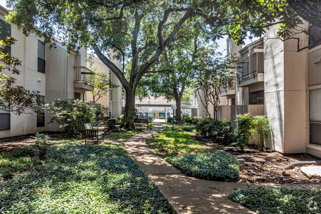 7900 N Stadium Dr - Alternate - Briar Green Condominiums