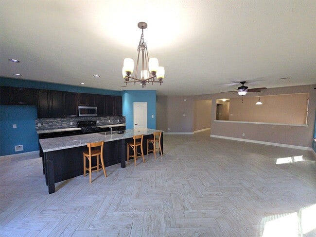 Building Photo - 16014 Peach Bluff Ln