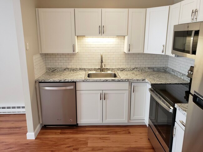 Kitchen - 10 Main St