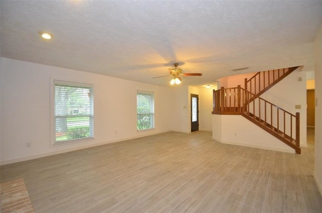 Building Photo - 2822 River Birch Dr