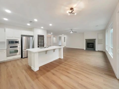 Foto del edificio - 1678 Lombard Ln