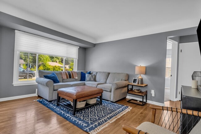 Foto del edificio - 3711 Normandy Rd