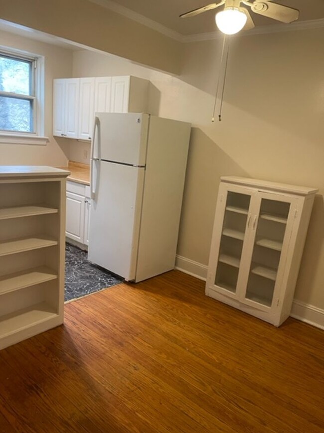 Building Photo - Fantastic Frankford Newly Renovated 1 Bedr...