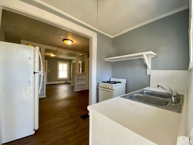 Building Photo - Niles 2 bedroom/1 bath unit