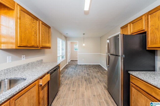 Building Photo - 1282 Railroad Dr