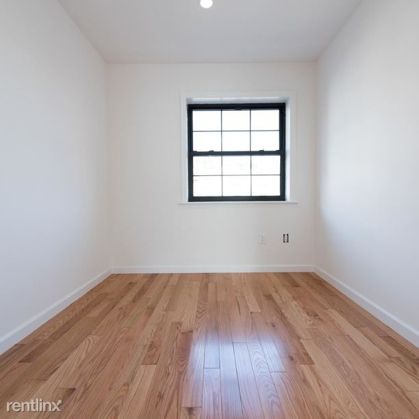 Foto del edificio - 561 Graham Ave