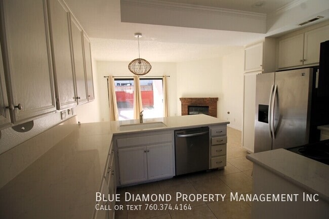 Foto del edificio - 2348 Summerhill-