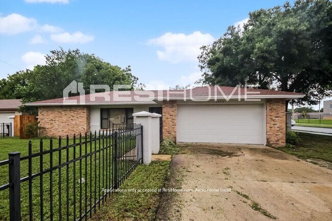 Building Photo - 1422 N Buena Vista Ave