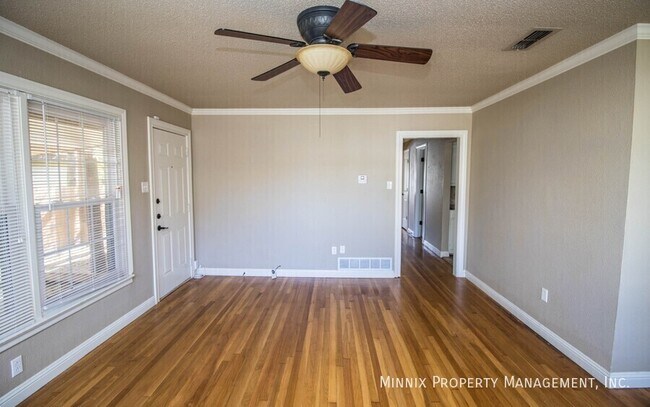 Foto del edificio - 4303 43rd St