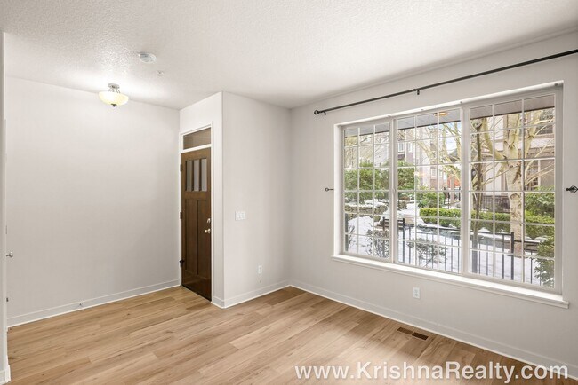 Foto del edificio - Beautiful 3 Bedrm 2.5 Bath at Arbor Park i...