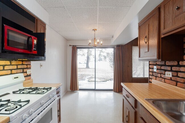 Foto del edificio - 452 Harrison Ct