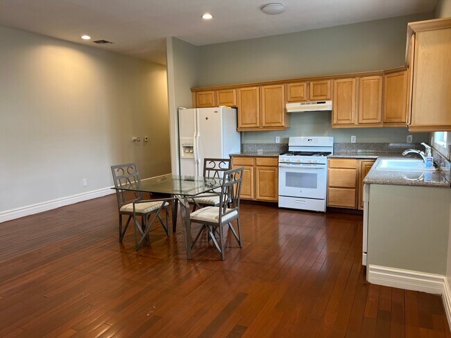 Building Photo - 5757 Woodman Ave