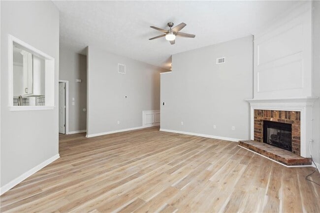 Building Photo - 2335 Winthrope Way Dr