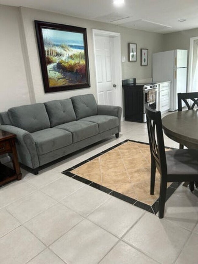 Foto del edificio - 16627 Deer Path Ln