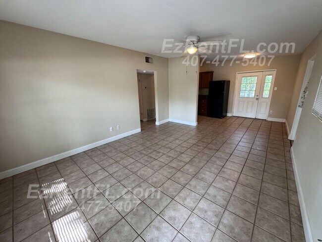 Foto del edificio - 3/1.5 with One Car Carport - Great Altamon...