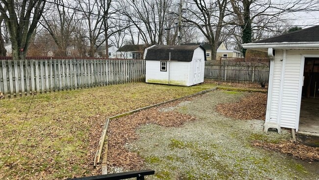 Building Photo - 1031 Field Dr