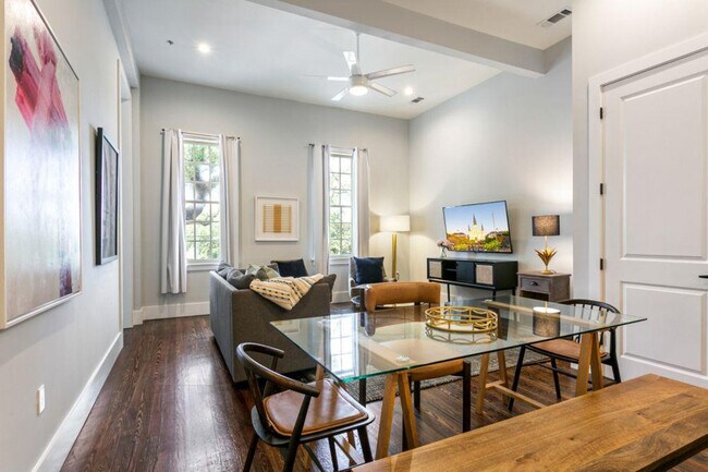 Foto del edificio - 1430 St Charles Ave