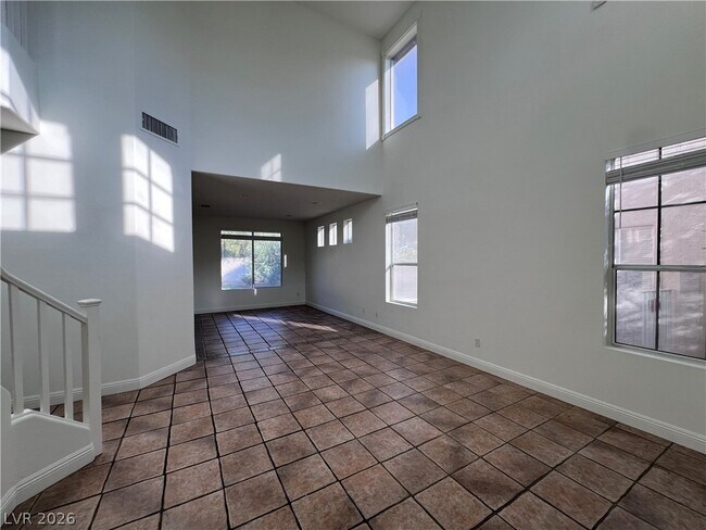 Building Photo - 3031 Scenic Valley Way