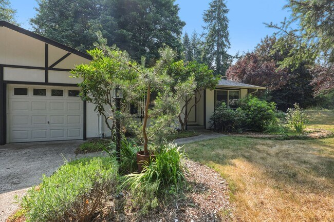 Foto del edificio - MOVE IN READY NOW! 2 bed 1 ba - Great location! Tumwater School District.