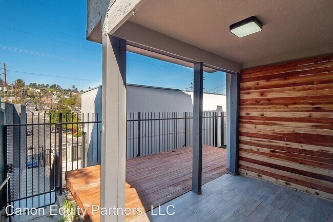 Foto del edificio - 4444 Huntington Dr S