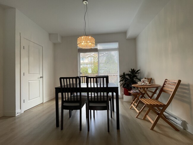 Building Photo - 20487-20465 65 Ave
