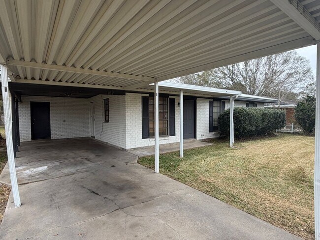 Foto del edificio - FOR RENT IN LAFAYETTE: 3 Bedroom, 1 Bathroom home!