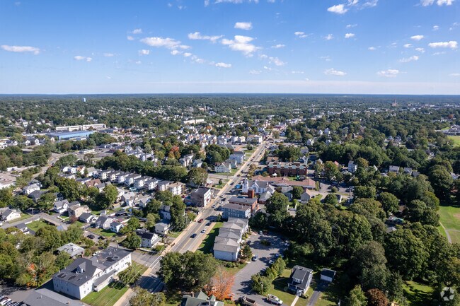 Aerial Photo - 911-917 N Main St