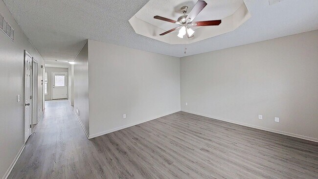 Foto del edificio - Oak Grove 2 Bedroom 1 1/2 Bath Duplex