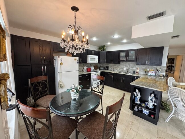 Foto del edificio - 5505 N Ocean Blvd